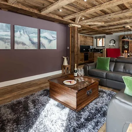 Des Amis Appt 1 - Year *