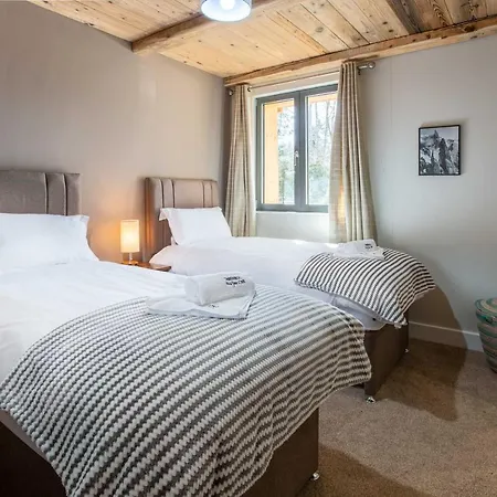 Des Amis Appt 1 - Year *